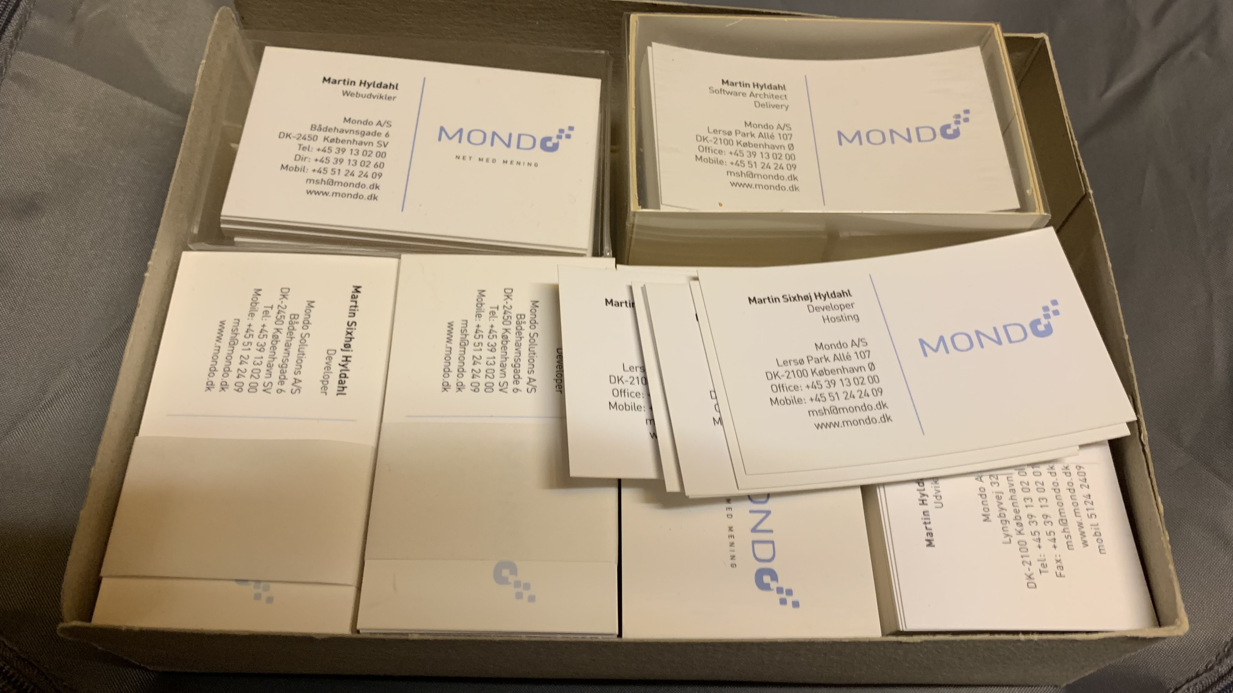 Mondo Business Cards